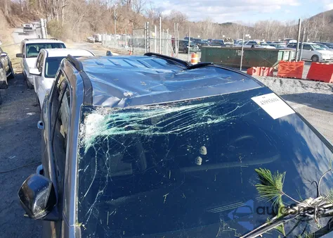 2025 Chevrolet Traverse Awd Lt z USA, uszkodzony, nr VIN 1GNEVGRS3SJ286628